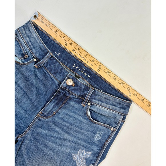 WH/BM The Skinny Jeans Blue Floral Lace Denim Embroidered Distressed Size 2 - Picture 7 of 16